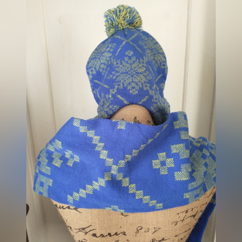 Knit Scarf and Pom Pom Beanie BEST BUY BRANDED Blue & Yellow - Picture 8 of 11